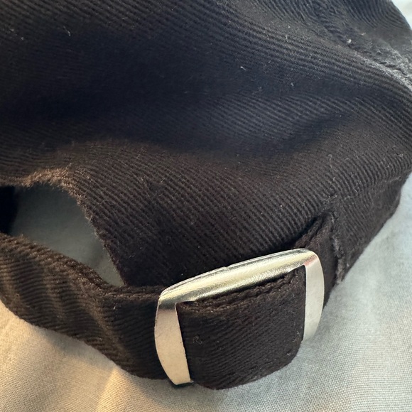 Cincinnati Reds, new era, casual classic adjustable closure strap, soft cap. - Picture 6 of 11